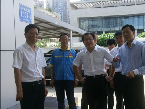 2015年8月中國石油廣東銷售公司李占寧總經理到南海灣加油站視察
